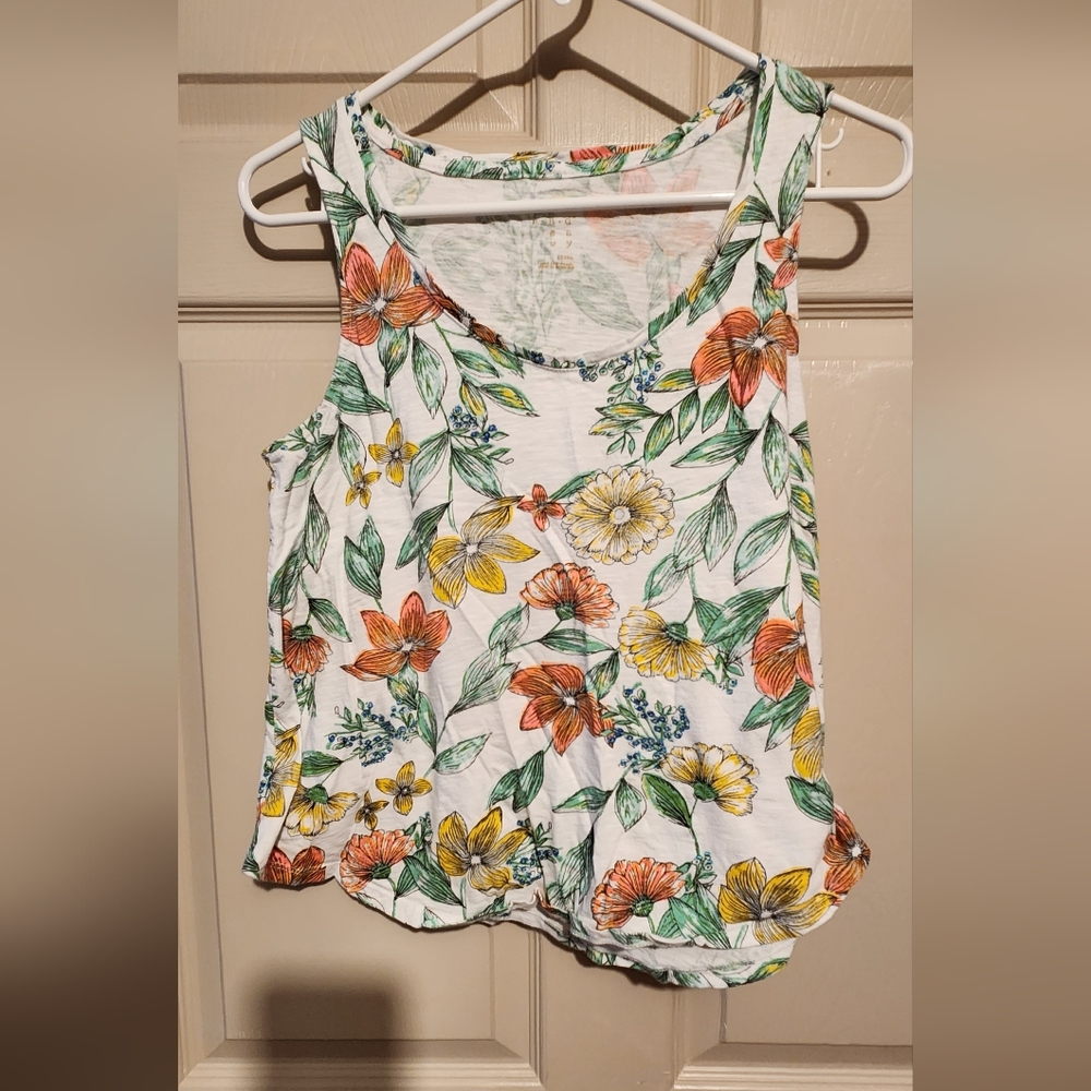 Woman's small floral tank
